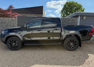 Achetez une Toyota Hilux Invincible d'occasion 2023, vitesse maximale, livraison rapide, vente en gros disponible - Product Image 2