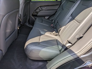 Range Rover Sport Dynamic SE SUV Automatique Essence Atmosphérique avec Toit Panoramique et Sièges en Cuir – État Impeccable 2020 - Product Image 6