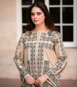 Cette tenue de créateur est construite en soie riche avec impression numérique avec manches costume Anarkali de style nuptial/quantités en vrac - Product Image 2