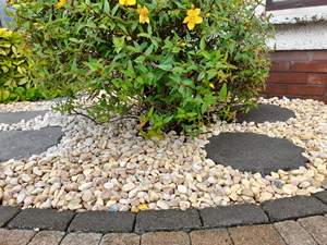 Refined Yellow Tumbled Marble <b>Pebbles</b> Ideal for Sophisticated Landscaping, Exterior Gardens & Decorative Villa Projects - Product Image 6