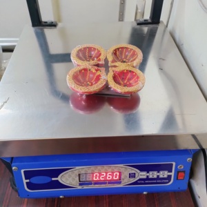 Diyas pintadas de diseñador hechas a medida en diferentes tamaños para todas las estaciones festivas y en colores y diseños en paquete de cuatro - Product Image 5