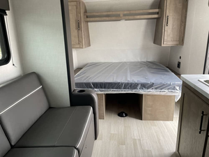 Mini-caravane de camping haut de gamme 2026 K-e-y-s-t-o-n-e S-p-r-i-n-g-d-a-l-e disponible en stock, prête à être expédiée - Product Image 3