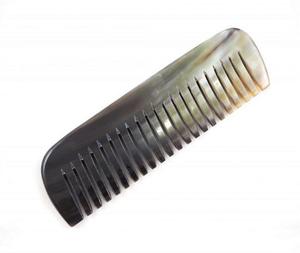 PEIGNE EN CORNE PERSONNALISÉE NATURELLE BUFFALO avec des dents fines et larges Peigne en corne de buffle fait main pour la coiffure - Product Image 5