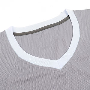 เสื้ออเมริกันฟุตบอลแบบสั่งทำพิเศษ ทรงโอเวอร์ไซส์ ผ้าถักตาข่าย คอวี สำหรับผู้ชาย มีจำหน่าย - Product Image 3