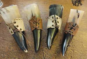 Corne à boire viking antique fabriquée à la main en laiton naturel de qualité indienne sculptée style animal avec support pièce décorative élégante - Product Image 6