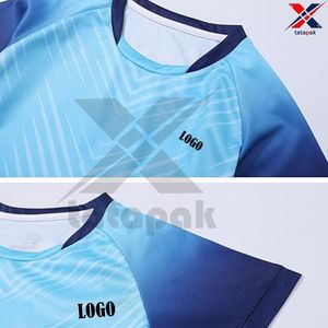 Vêtements de football personnalisés uniformes d'équipe officielle impression de logo personnalisé 100% polyester respirant léger séchage rapide usine - Product Image 3