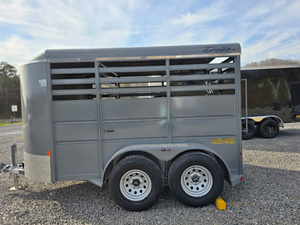 Remorque de transport de chevaux pas chère à vendre, prête à être expédiée, fournisseur d'équipements agricoles - Product Image 4