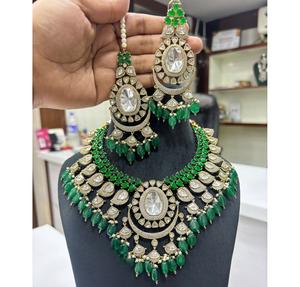 Best Quality Designer <b>Gold</b> Plated Kundan Pearls Look Necklace <b>Set</b> With <b>Earrings</b> Tikka for Wedding Wear Collection For Women - Product Image 2