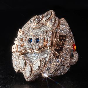 Bague de fiançailles tendance en moissanite de qualité VVS, plaquée or 18 carats, certifiée IGI - Product Image 3