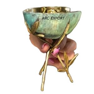 Brûleur d'encens en métal de la plus haute qualité Design classique brûleur d'encens décoratif à la maison pour l'article de cadeau de mariage le plus vendu - Product Image 1