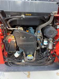 Chargeuse compacte Kubota SSV75 d'occasion à haut débit pour travaux de construction |   Chargeur compact 4x4 Diesel Kubota SSV75 à vendre - Product Image 5