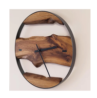Horloge murale en bois simple moderne prix bon marché et cadre en métal artisanat maison horloge murale décorative nouveau Design