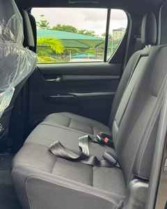 รถมือสองสุดฮอต ลดราคาพิเศษ ปี 2024 สำหรับ Hilux Conquest แบบดับเบิ้ลแค็บ พวงมาลัยซ้าย ภายในสีเข้ม พร้อมโปรโมชั่นส่งฟรี - Product Image 5