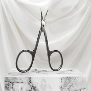 Ciseaux à cuticules classiques de la série Pro, lame en acier inoxydable super tranchante, fabriqués à la main pour les soins des ongles, beauté, OEM - Product Image 1