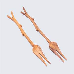 Fourchette en bois au design unique de différentes formes et tailles utilisée dans les articles de cuisine et les hôtels - Product Image 6