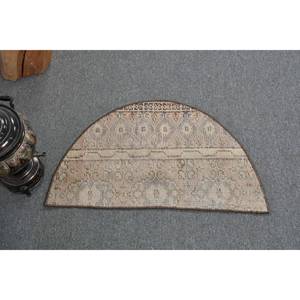 พรมขนสัตว์ตุรกีวินเทจ2.5ft x 1.5ft สีเบจคลาสสิกพื้นที่ขนาดใหญ่ที่มีรูปแบบนามธรรมสำหรับห้องโถงหรือห้องน้ำยางได้รับการสนับสนุน" - Product Image 1