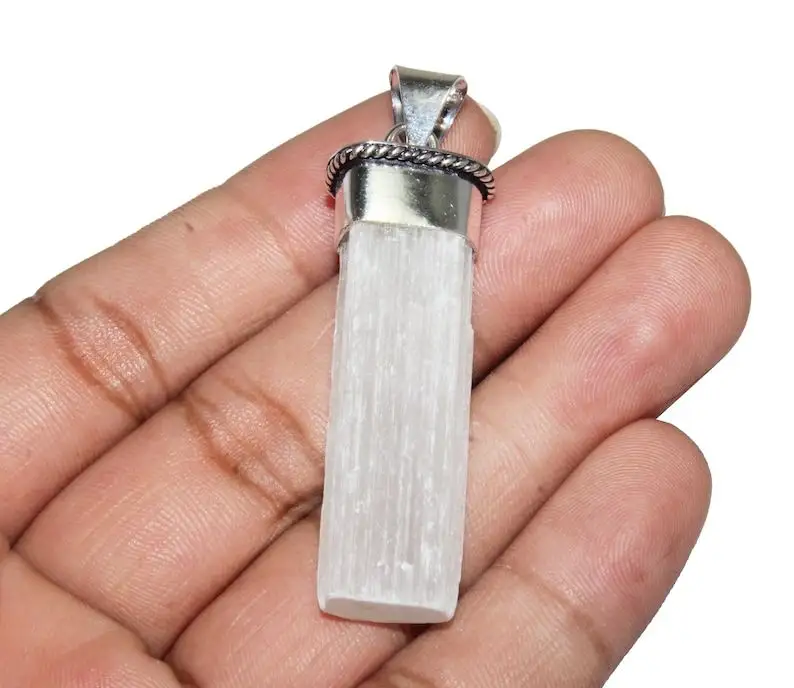Wholesale Of Premium Quality Selenite Pendant Raw White Crystal Necklace Healing Art Collectible Crafts Mascot Love Craft Chakra