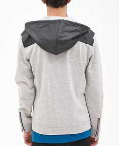 Sudadera con capucha de media cremallera para hombre al por mayor, con bolsillo con cremallera en el brazo de dos tonos, logotipo personalizado, OEM, estilo urbano - Product Image 2