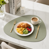 Set de table réutilisable en cuir PU classique personnalisé, imperméable, carré, pour salle à manger, restaurant, hôtel, décoration de la maison