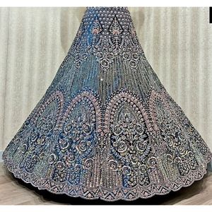 Riddhi Suman Designer Lehenga Bridal Wear con doble lata, Choli Jarakan sin coser y detalles hechos a mano - Product Image 3
