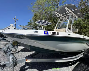 Barco de Pesca Usado de 2021 de Alto Rendimiento para Aventuras Familiares, Diseño de Consola Central, Embarcación Deportiva y de Recreo de 19 Pies con Remolque - Product Image 2