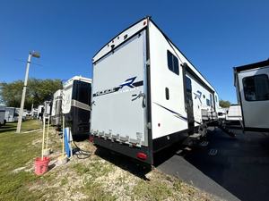 F-o-r-e-s-t R-i-v-e-r R-o-g-u-e 3-2-7-S-U-T d'occasion 2023 à vendre - Product Image 3