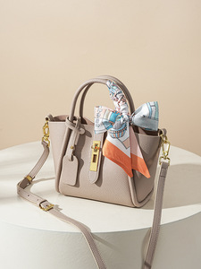 Sac en cuir véritable véritable de luxe avec logo personnalisé sac à main en cuir de vachette pour femmes épaule Messenger Crossbody Packs - Product Image 2