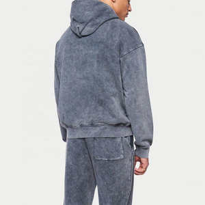 Ensemble de survêtement sportif deux pièces, léger, toucher doux, conçu pour la course à pied, l'entraînement en salle de sport et le style de vie athlétique quotidien des hommes - Product Image 2