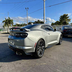 Chevrolet Camaro 2023 en parfait état - Product Image 3