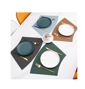 Alfombrillas antideslizantes de cuero para mesa de comedor, diseño multicolor hecho a mano - Product Image 4