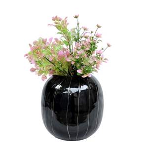 Vase à fleurs en métal fabriqué à la main Vase d'art de luxe moderne décoratif à la main pour la décoration de table à la maison - Product Image 3