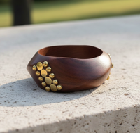 Brazalete de Madera Hecho a Mano con Detalles en Latón - Diseño Trenzado de Madera Natural Pulida - Joyería de Moda - Tamaños Personalizados al por Mayor