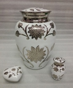 Urnas de cremación de calidad premium hechas a mano con diseños y gráficos especiales utilizados para los recuerdos de los antepasados y seres queridos. - Product Image 3