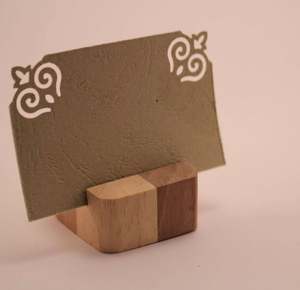 Soporte para tarjetas de metal marrón con diseño único Decoración de mesa minimalista Ideal Oficinas para bodas y eventos - Product Image 5