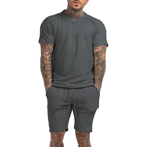 Conjunto de camiseta y pantalones cortos para hombre y adulto con logotipo personalizado del fabricante, color sólido con cintura elástica para uso en exteriores - Product Image 5