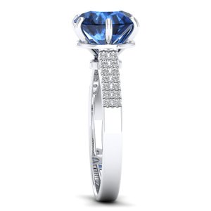 Anillos de Plata de Ley 925 con Diseño Clásico de REYES Fine Jewelry, con Moissanita de Corte Redondo de 2.75 Quilates y Gema de Zafiro Azul para Mujer - Product Image 3