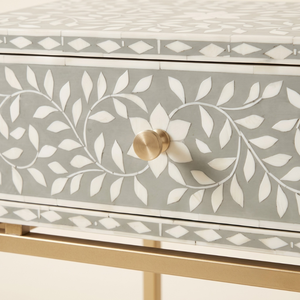 Table de chevet de luxe grise avec incrustation d'os, 1 tiroir, pieds en laiton à motif floral, meuble de chambre fait main - Product Image 5