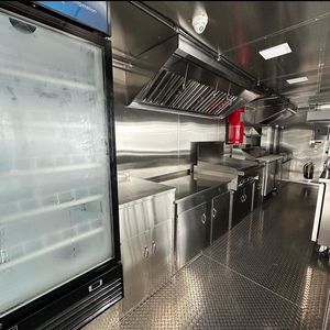 Camión de Comida Pintado a Medida con Escena de Montaña y Arte de Chef, 5.8M, Vehículo de Servicio Motorizado de Aluminio para Exteriores, Suministro de Fábrica - Product Image 5
