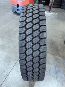 Pneus de traction 11R22.5 à épaule ouverte 16PR pour camions de transport régional |   Pneus de traction 11r22 5 |   xze2 11r22 5 - Product Image 3