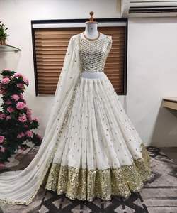 Nouvel Arrivage : Lehenga Choli de style Bollywood, dernier design, lourd, avec blouse non cousue, chez Alphanumero Corporation Alphanumero - Product Image 4