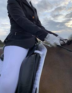 Gants d'équitation en cuir personnalisés Gants de style confortable de qualité supérieure pour hommes Gants souples d'extérieur parfaits pour un usage quotidien - Product Image 1