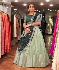 HILO GEORGETTE DE DISEÑADOR AMARILLO CON SECUENCIA TRABAJO DORI LEHENGA CHOLI CON DUPATTA WEDDING WEAR PRECIO AL POR MAYOR ROPA ÉTNICA - Product Image 3