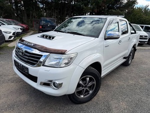 Toyota Hilux Pick-up d'occasion blanche 2014 Double Cabine avec benne de transport d'accessoires extérieurs - Product Image 1