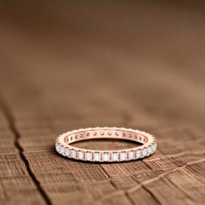 Juego de pavé de eternidad completa de diamantes cultivados en laboratorio de corte redondo de 0,95 quilates de 950/VS en banda de boda de platino hecha en - Product Image 6