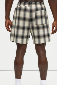Trendy Summer Plaid <b>Shorts</b> for <b>Men</b> Featuring a Comfortable Fit, <b>Lightweight</b> Fabric and Classic Pattern Ideal for Casual Outings - Product Image 5