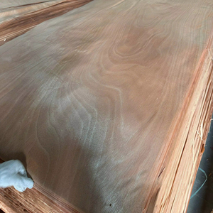 Placage de bois d'Okoume de qualité supérieure en provenance du Vietnam pour les revêtements de portes, les meubles et les panneaux de contreplaqué - Product Image 1