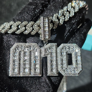 Colgante personalizado con nombre en plata con diamantes de moissanita y cadena cubana, joyería de lujo estilo hip hop para hombres y mujeres, ideal para fiestas. - Product Image 4