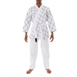 Uniforme de Karate Profesional de Alta Calidad Más Vendido en 2025, Uniforme de Karate Ligero de Algodón Blanco para Artes Marciales - Product Image 1