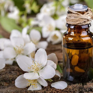 Aceite de Jazmín 100% Puro, Dulce y Fresco, Destilado al Vapor, Consistencia Media, para Piel Normal, Aromaterapia y Formulaciones Cosméticas - Product Image 2