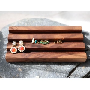 Plateau de rangement pour bijoux en bois - Product Image 1